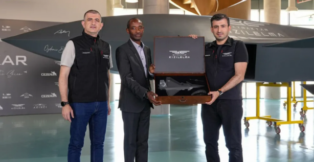 Foto - Peş peşe BAYKAR'ın kapısını çaldılar! Biri gidiyor, biri geliyor