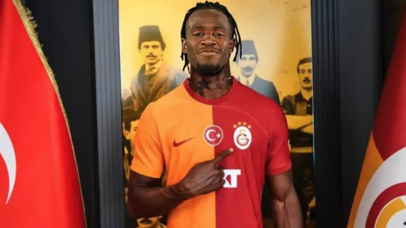 Peş peşe bombalar! Forvet duyurusu: Dikkat çeken isimdi ortalığı karıştıracak!