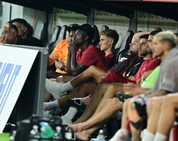 Foto - Peş peşe transfer lazım bu takıma: Lig başlamadan Galatasaray'da kriz! Orta saha transferi elde kaldı