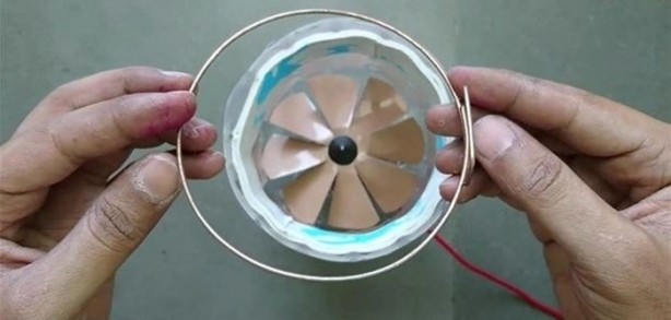 Foto - Pet şişeden elektrikli süpürge yaptı!