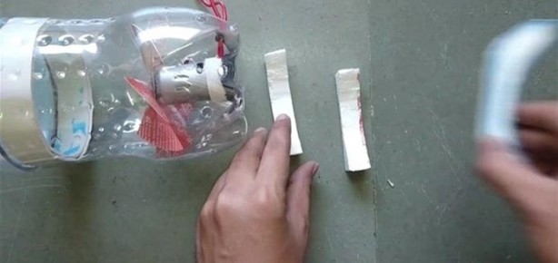 Foto - Pet şişeden elektrikli süpürge yaptı!