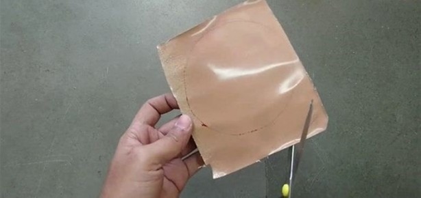 Foto - Pet şişeden elektrikli süpürge yaptı!