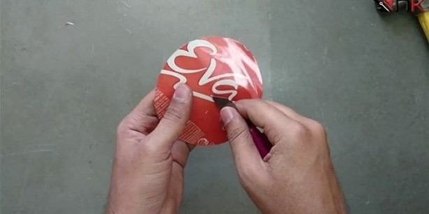 Foto - Pet şişeden elektrikli süpürge yaptı!