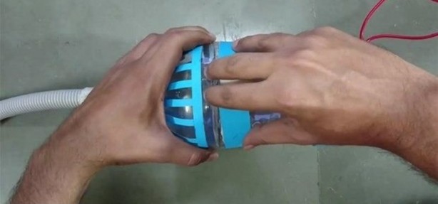 Foto - Pet şişeden elektrikli süpürge yaptı!