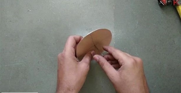 Foto - Pet şişeden elektrikli süpürge yaptı!