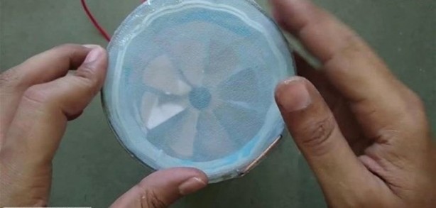 Foto - Pet şişeden elektrikli süpürge yaptı!