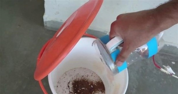 Foto - Pet şişeden elektrikli süpürge yaptı!