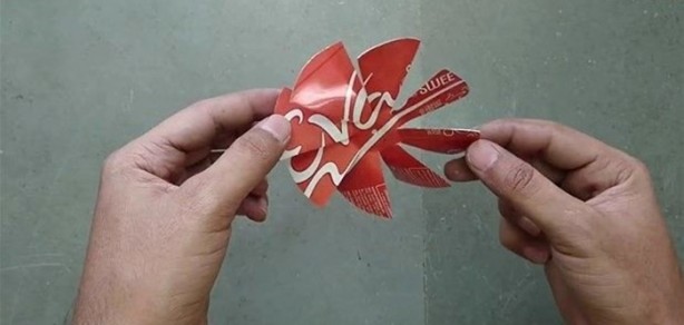 Foto - Pet şişeden elektrikli süpürge yaptı!