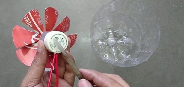 Foto - Pet şişeden elektrikli süpürge yaptı!