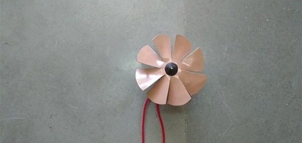 Foto - Pet şişeden elektrikli süpürge yaptı!