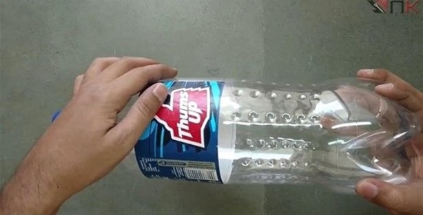 Foto - Pet şişeden elektrikli süpürge yaptı!