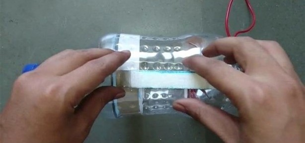 Foto - Pet şişeden elektrikli süpürge yaptı!