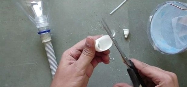 Foto - Pet şişeden elektrikli süpürge yaptı!