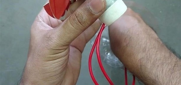 Foto - Pet şişeden elektrikli süpürge yaptı!