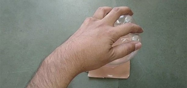 Foto - Pet şişeden elektrikli süpürge yaptı!