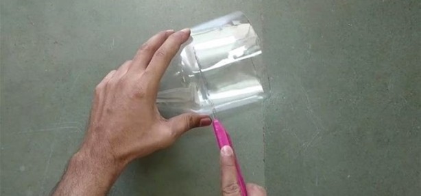 Foto - Pet şişeden elektrikli süpürge yaptı!