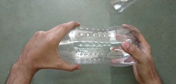 Foto - Pet şişeden elektrikli süpürge yaptı!