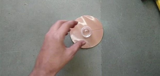 Foto - Pet şişeden elektrikli süpürge yaptı!