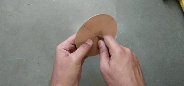 Foto - Pet şişeden elektrikli süpürge yaptı!