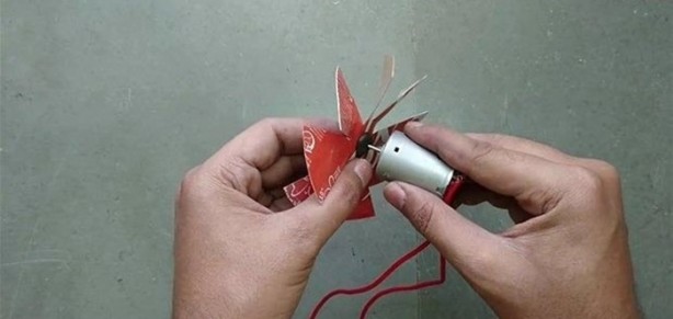 Foto - Pet şişeden elektrikli süpürge yaptı!