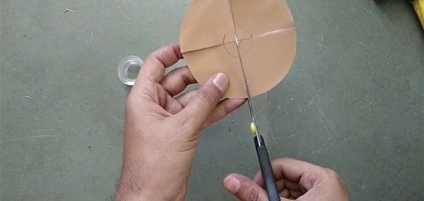 Foto - Pet şişeden elektrikli süpürge yaptı!