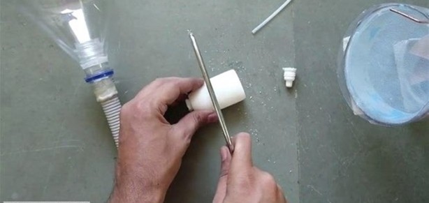 Foto - Pet şişeden elektrikli süpürge yaptı!