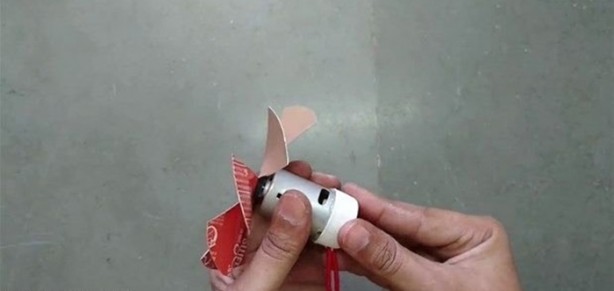 Foto - Pet şişeden elektrikli süpürge yaptı!