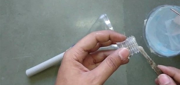 Foto - Pet şişeden elektrikli süpürge yaptı!