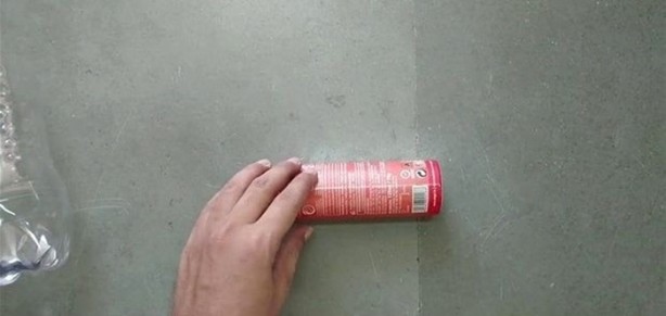 Foto - Pet şişeden elektrikli süpürge yaptı!