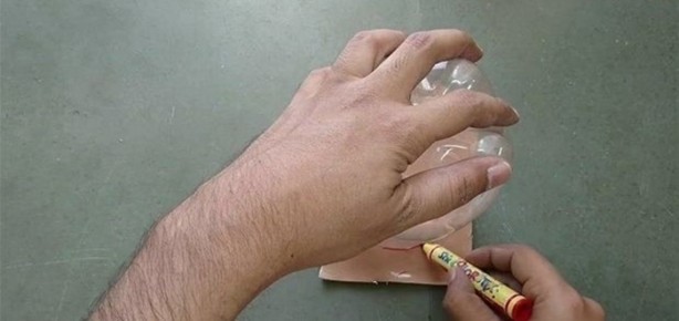 Foto - Pet şişeden elektrikli süpürge yaptı!