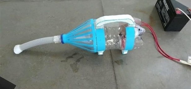 Foto - Pet şişeden elektrikli süpürge yaptı!