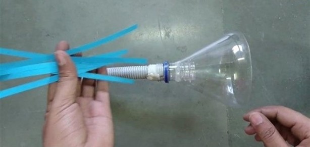 Foto - Pet şişeden elektrikli süpürge yaptı!