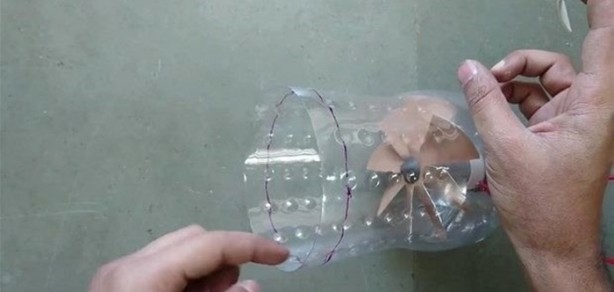 Foto - Pet şişeden elektrikli süpürge yaptı!