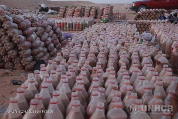 Foto - Pet şişelere kum doldurarak ev yapıyorlar