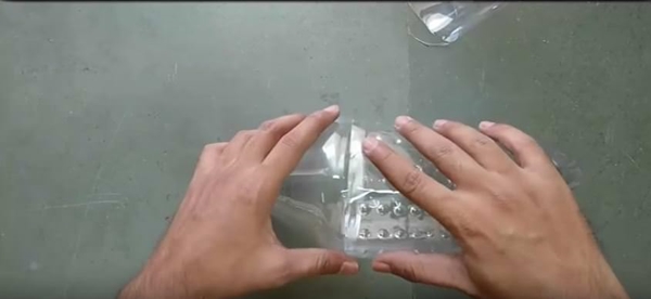 Foto - Pet şişeyle elektrik süpürgesi yaptı!