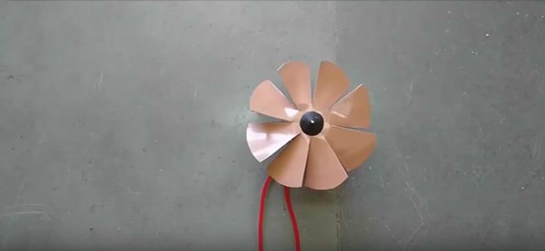 Foto - Pet şişeyle elektrik süpürgesi yaptı!