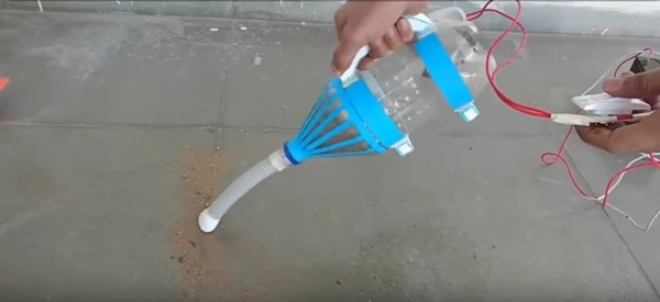 Foto - Pet şişeyle elektrik süpürgesi yaptı!