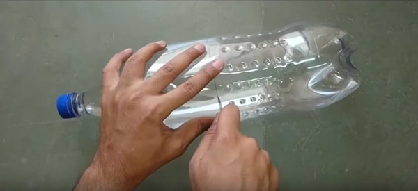 Foto - Pet şişeyle elektrik süpürgesi yaptı!