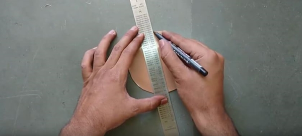 Foto - Pet şişeyle elektrik süpürgesi yaptı!