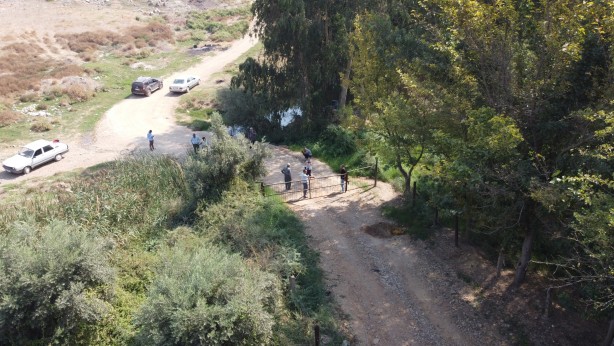 Foto - Petrol araması yapılan ilçede ilginç olay! Yolu kapattılar