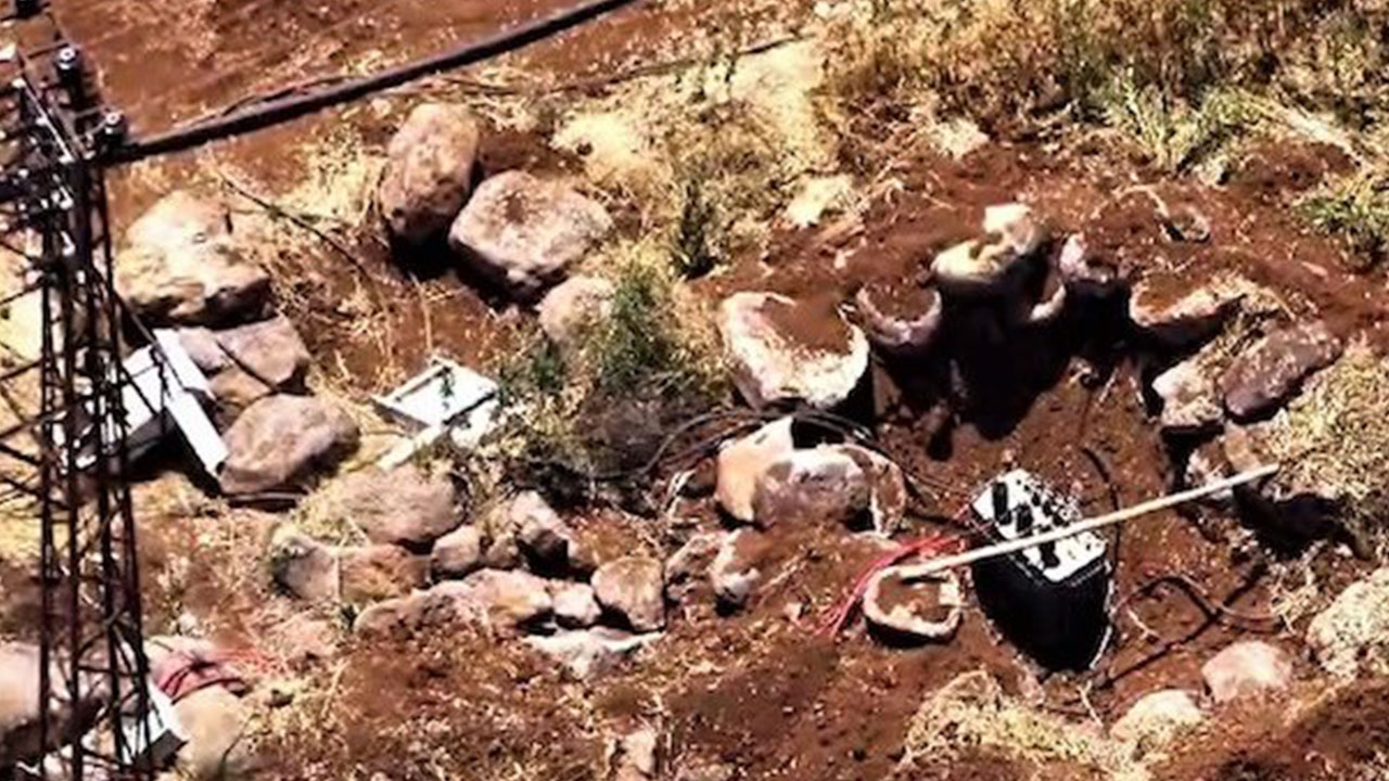 Foto - Petrol beklerken arazilerden fışkırana bakın! Namuslu vatandaşın sinir uçlarıyla oynanıyor