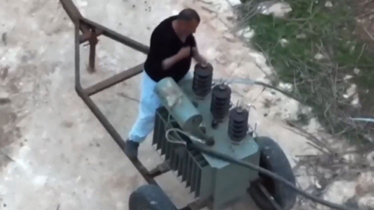 Foto - Petrol beklerlen tarlalardan bakın ne fışkırdı! Allah sizi nasıl biliyorsa öyle yapsın