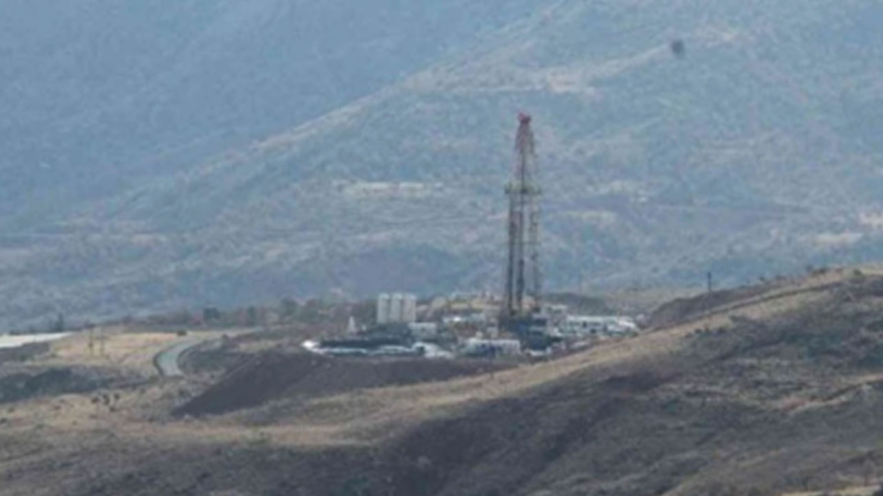 Foto - Petrol fışkıran dağda çok büyük sürpriz! 500 kilometreye ulaştı