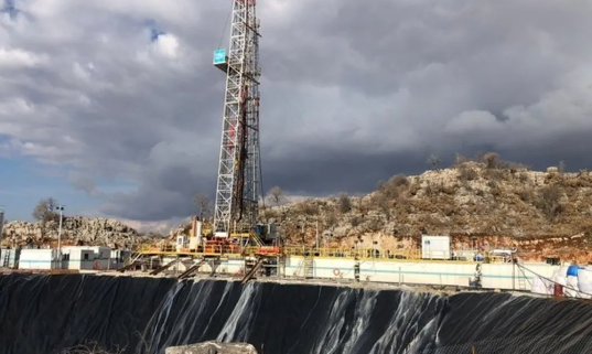 Foto - Petrol fışkırıyordu! Mete Yarar'dan flaş açıklama geldi: Oradaki petrolle ilgili bugün yarın bir açıklama gelecek