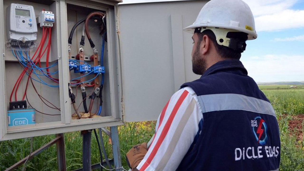 Foto - Petrol fışkırması beklenirken koca araziden çıkana bakın! Sizi Allah bildiği gibi yapsın