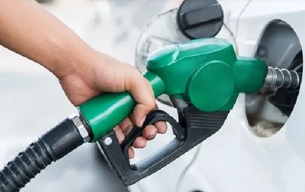 Foto - Petrol fiyatları son dakika: Akaryakıtta benzine ve motorine zam geldi! 4 Ocak 2024 benzin fiyatı kaç lira ve mazot fiyatı kaç TL?