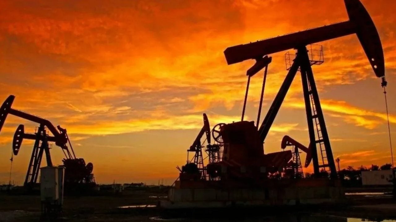Foto - Petrol fiyatlarında haftanın ilk hareketi aşağı yönlü! Brent geri çekildi