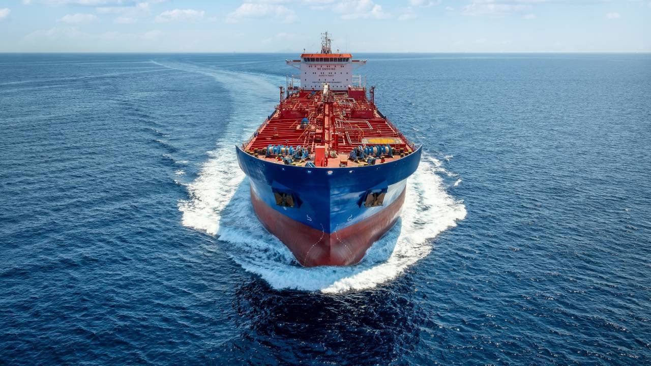 Petrol tankeri vuruldu!