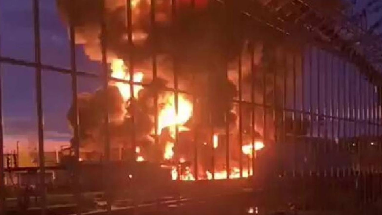 Foto - Petrol tesisi vuruldu! Çok büyük kriz çıkacak