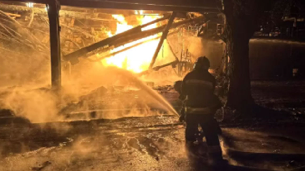 Foto - Petrol tesisi vuruldu! Çok büyük kriz çıkacak